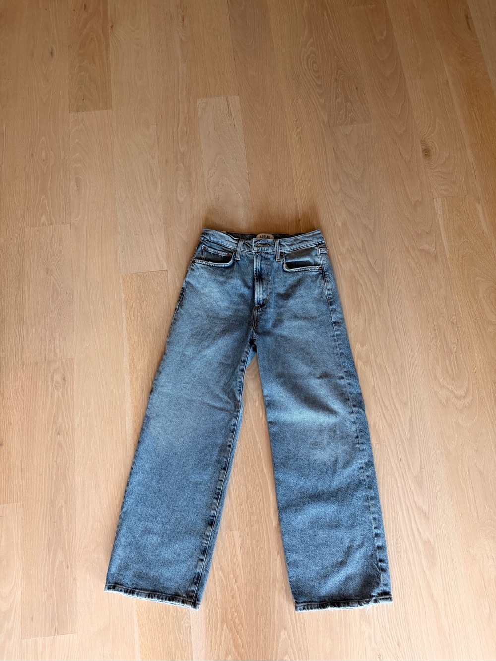 Classic Straight-Leg women’s Jeans in Faded Blue